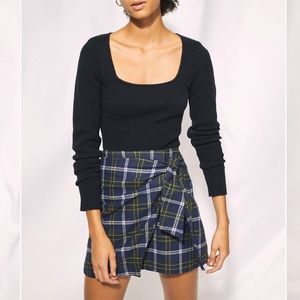 Aritzia Wilfred Square Neck Sweater